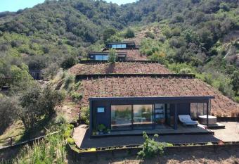 Palcos de Apalta allows 18 year olds to book a room