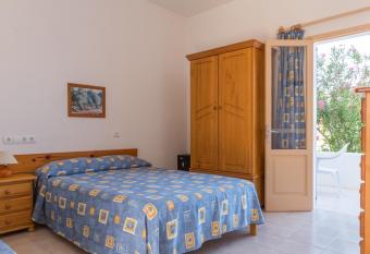 Hostal Mayans has Balcony rooms