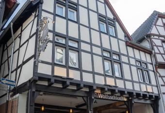 Hotel Restaurant Wolfsschlucht GmbH has rooms with a private hot tub