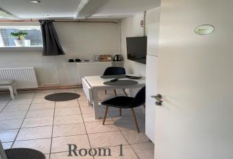 Bak Guesthouse has Balcony rooms