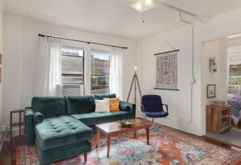 The Wildflower - Walk Everywhere Downtown has Balcony rooms