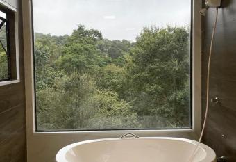 Belas   guas Mairipor   allows 18 year olds to book a room