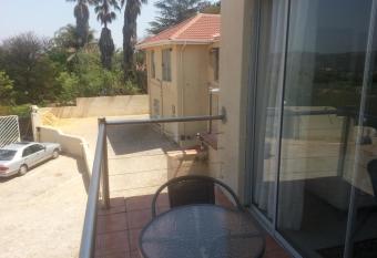 Winchester Hotel has rooms with a private hot tub