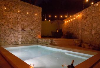 Hotel Boutique SAYAB has Balcony rooms