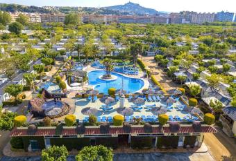 Camping La Masia has Balcony rooms
