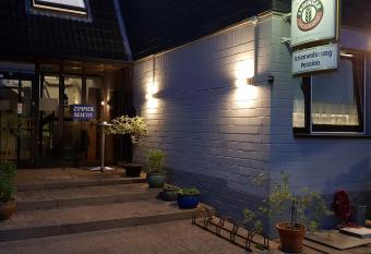 Pension Strohm im Lieth Caf   has Balcony rooms