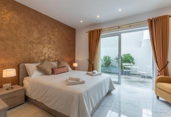 White Sands allows 18 year olds to book a room