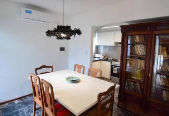 Tu lugar en San Nicol  s allows 18 year olds to book a room