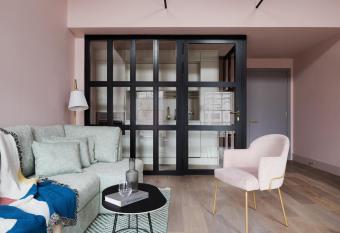 Zanzibar Locke has Balcony rooms