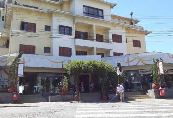 Condom  nio Familiar - Aptos Novos e Completos allows 18 year olds to book a room