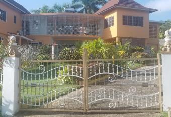 Holiday House has Balcony rooms