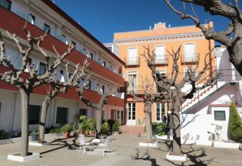 Hostal Plaja i Pati de Can Plaja allows 18 year olds to book a room