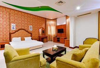 OYO 118 Revira Hotel allows 18 year olds to book a room