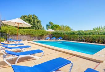 Villa Luis Vives has Balcony rooms