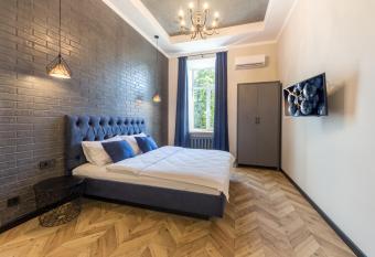 Central Apartments Maidan Area allows 18 year olds to book a room