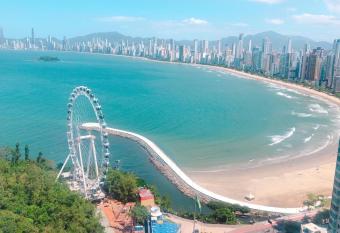 Cobertura Melhor Vista do Mar Balne  rio Cambori   has Balcony rooms