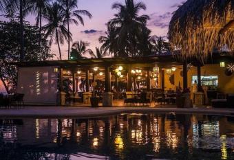 Sunset del Mar Beach Resort has Balcony rooms
