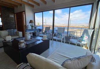 Casa Vista Caldera allows 18 year olds to book a room