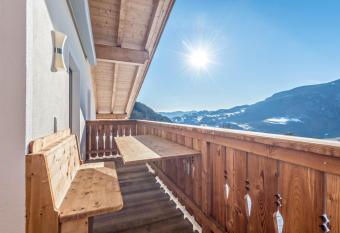 Wasserfall Moarlhof Kastelruth has Balcony rooms