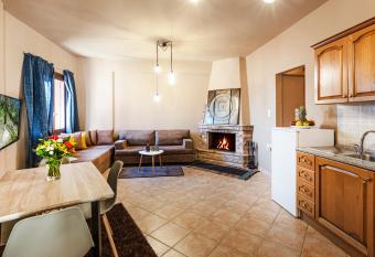 White Apartments by White Hills has Balcony rooms