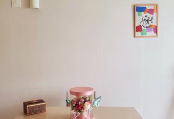 Cozy - Experience Home like Comfort Studio allows 18 year olds to book a room