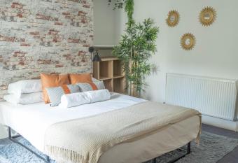 Upper Rock Rooms allows 18 year olds to book a room