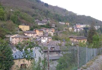 Fenecchio allows 18 year olds to book a room