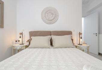 Naxian Wave Seaside Villa has Balcony rooms