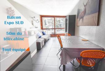 Les Balcons de Villard, Studio Chaleureux 4-6 PERS 50m des pistes, Balcon expos   Sud, DRAPS NON COMPRIS has Balcony rooms