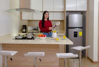 Hotel Bristo Parc - Apartments & Suites - Centro de Cuenca has Balcony rooms