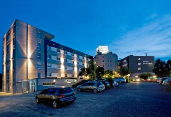 Hotel Fortuna Reutlingen-T  bingen allows 18 year olds to book a room