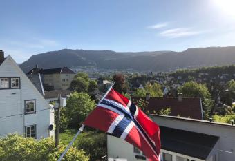 # 1 Mountain View has Balcony rooms