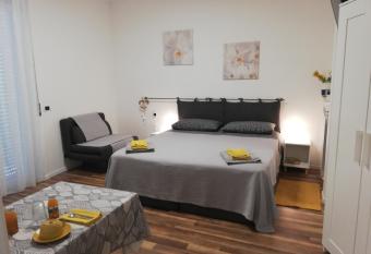 Cristel malpensa room allows 18 year olds to book a room