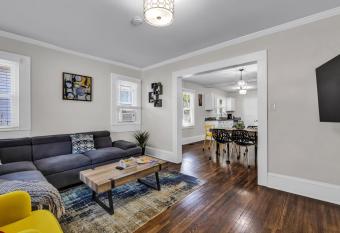 Charlotte Luxury Home Noda has Balcony rooms