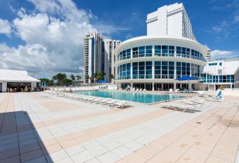 Girasole Rentals has Balcony rooms