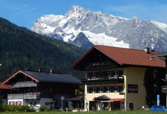 Sporthotel Sch  nau am K  nigssee has Balcony rooms