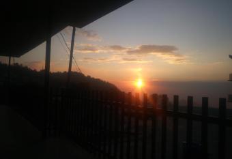 Tanveer Hotel has Balcony rooms