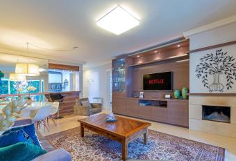 Apartamento Helena - Stay House Temporada allows 18 year olds to book a room