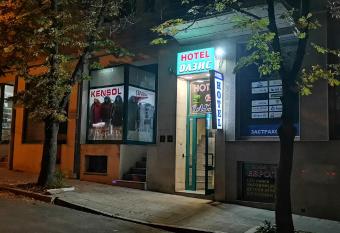 Hotel Oazis has Balcony rooms