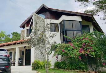 Casa Blanca, en el Coraz  n de Jarabacoa. has Balcony rooms