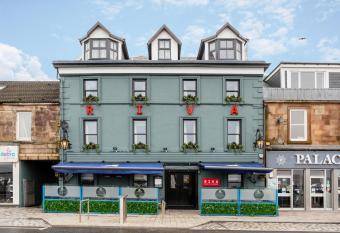 Riva Boutique Hotel allows 18 year olds to book a room