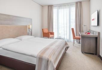 IntercityHotel Dresden allows 18 year olds to book a room