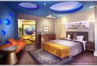 Motel Fabulous has Balcony rooms