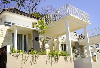 Omah hinggil batu has Balcony rooms