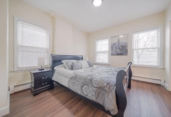 2BD Modern and Spacious Apt in the Heart of Boston allows 18 year olds to book a room
