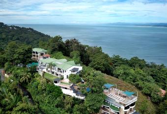 Oceans Two Resort has Balcony rooms