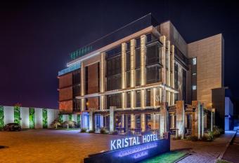 Hotel Kristal Focsani allows 18 year olds to book a room