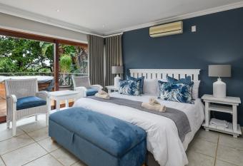 San Lameer Villa 14201 - Five bedroom Luxury - 10 pax - San Lameer Rental Agency has Balcony rooms