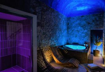 SPA ROOM SICILIA has Balcony rooms