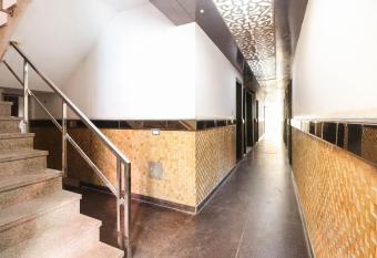 SPOT ON Hotel Grace Near Star Mall allows 18 year olds to book a room